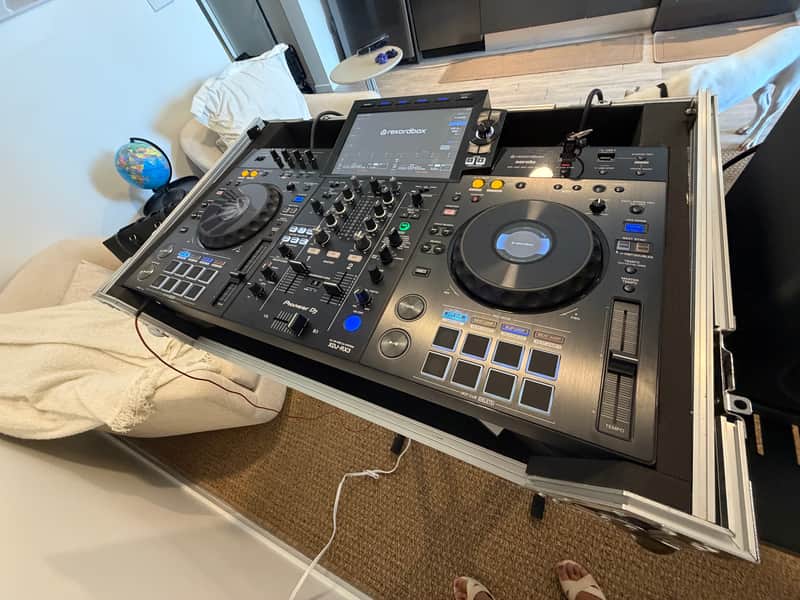 Pioneer XDJ-RX3 2-Channel Rekordbox / Serato All-In-One DJ System