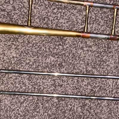 Vintage 1957 Getzen Super Deluxe Bb Tenor Trombone with mouth piece and hardshell case image 10