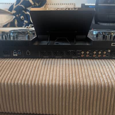 Denon Prime 4+ 4-Deck DJ System 2023 - Present - Black image 2
