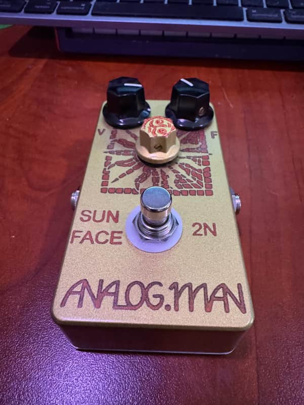 Analogman Sun Face 2N-Un Germanium Fuzz with Sun Dial Knob 2020's - Gold image 1