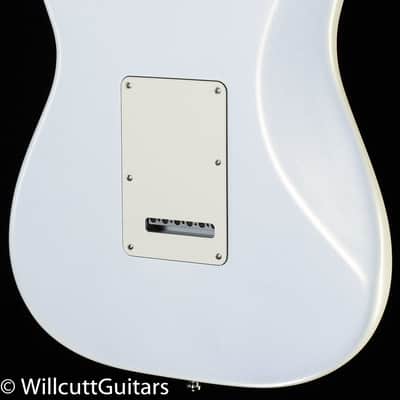 Fender Juanes Stratocaster Maple Fingerboard Luna White (177) image 2