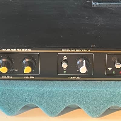 Nady MSE-100A SUROUND IMAGING Multiband Sound Enhancement Processor with IEC power cord and rack mount bolts and washers image 3