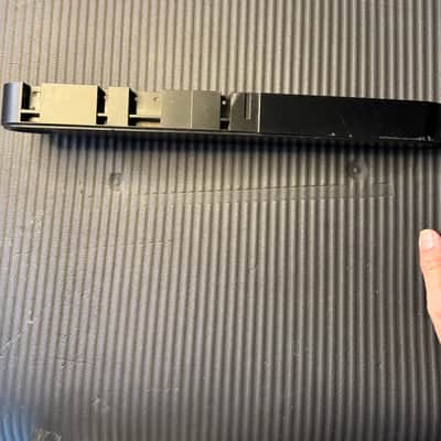 Korg M1 61-Key left endbell image 2