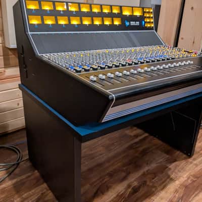 API 1608 - 16 Channel Console image 11