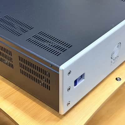 Torus Power - RM 20 CS Power Isolation Conditioner (20A / 10 Outlets - Silver) (Brand New) image 3