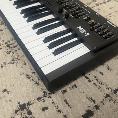 Behringer MS-1 / MS-101 Analog Synthesizer 2019 - Present - Black image 2