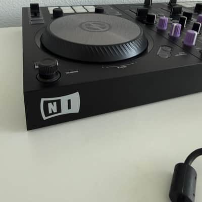 Native Instruments Traktor Kontrol S2 MK3 2018 - Black image 10