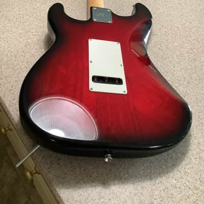 G&L Legacy USA 2002 - Redburst image 8