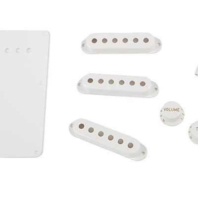 Fender 099-1396-000 Pure Vintage '54 Stratocaster Accessory Kit