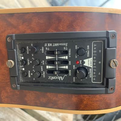 ALVAREZ ARTIST SERIES AD62SC ACOUSTIC ELECTRIC GUITAR with EQ and Tuner Solid Top image 20