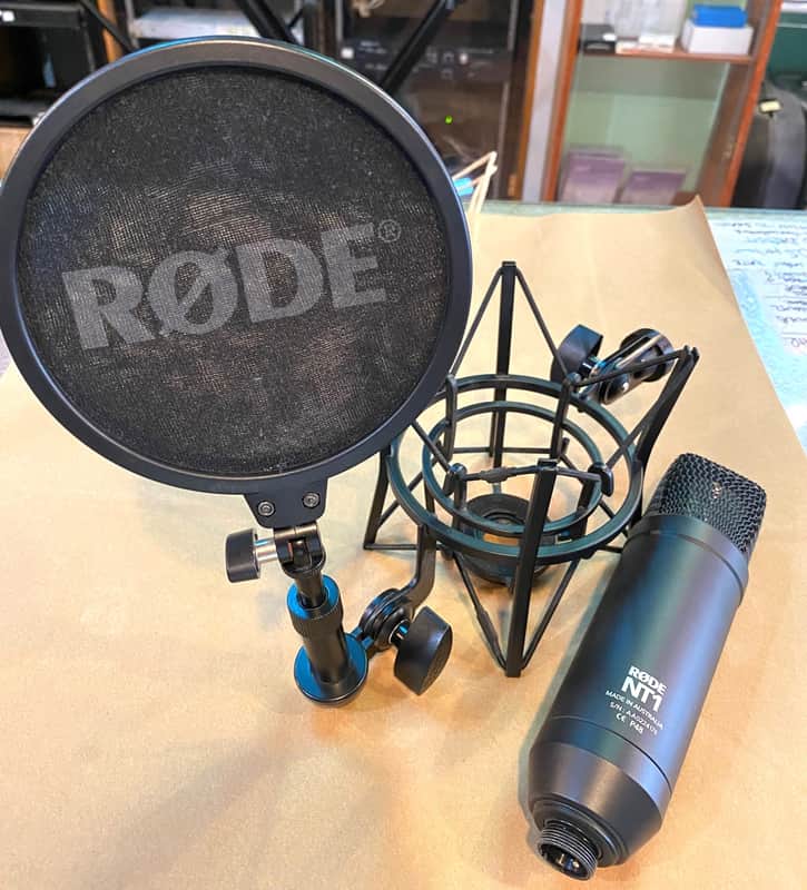RODE NT1 Large Diaphragm Cardioid Condenser Microphone 2013 - 2022 - Black image 1