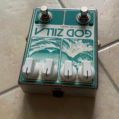 Devi Ever : FX Godzilla Fuzz - Hand Made USA Boutique Pedal image 2