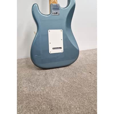 Fender Vintera '60s Stratocaster - Electric Guitar - Blue - Like New w/ Hard Case image 17