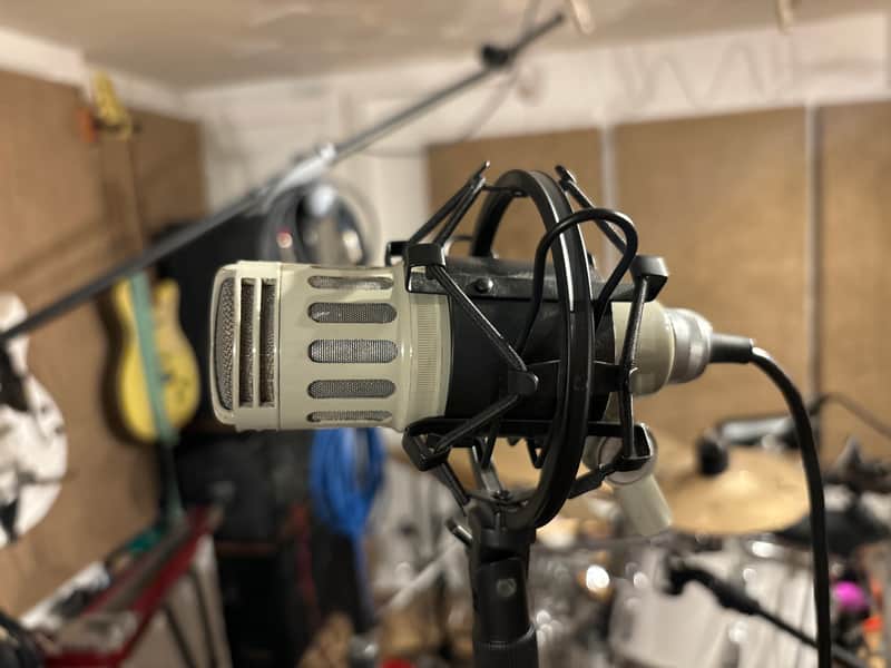 Vintage Lomo 82-5 dynamic microphone in fantastic shape image 1