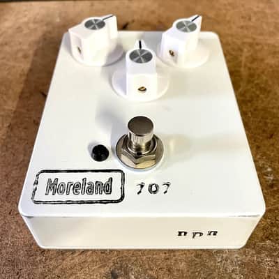 Moreland Magnetics 707 Fuzz NPN - White