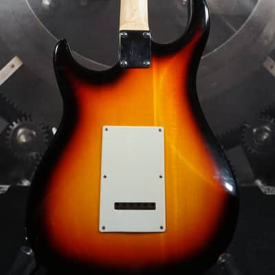 Peavey Raptor EXP Sunburst HSS 3-Color Sunburst Electric Guitar w/ Tremolo image 11