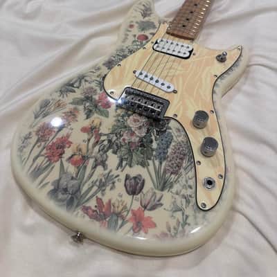Fender Shawn Mendes Foundation Musicmaster 2020 - Yellow Floral image 1