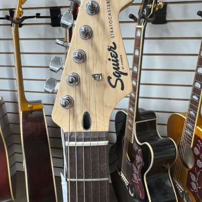 Squier Limited Edition Sonic Stratocaster - Fiesta Red - B Stock image 2
