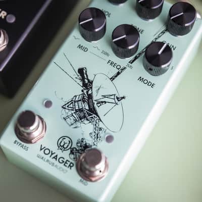 Walrus Audio Voyager Pre-Amp/Overdrive MKII - Seafoam image 5