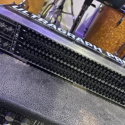 Behringer Ultragraph Pro FBQ3102 31-Band Stereo Graphic EQ | Reverb