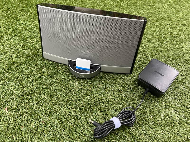Bose SoundDock Portable - 30 pin - Bonus Bluetooth Adapter image 1