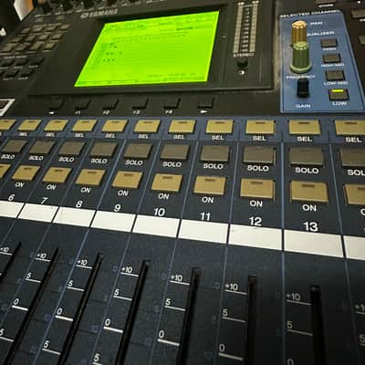 Yamaha 01V96 Digital Mixing Console image 3