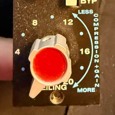 API 525 500 Series Compressor / Limiter Module 2000 - Present - Black image 1