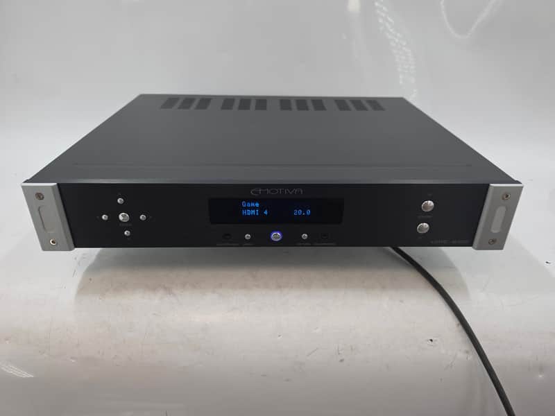 Emotiva UMC-200 7.1 Channel / Surround Sound Processor / Preamp - Tested - RV-0409
