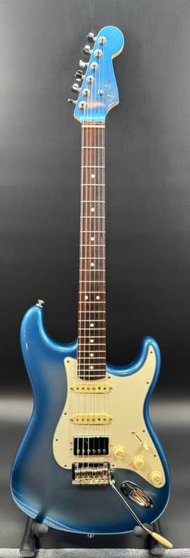 Fender Limited Edition American Showcase Stratocaster HSS 2021 - Sky Burst Metallic