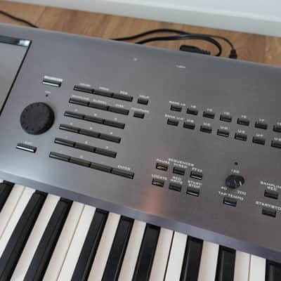 KORG KRONOS 61 black First Generation 2011 Workstation Synthesizer fast ship from japan image 9