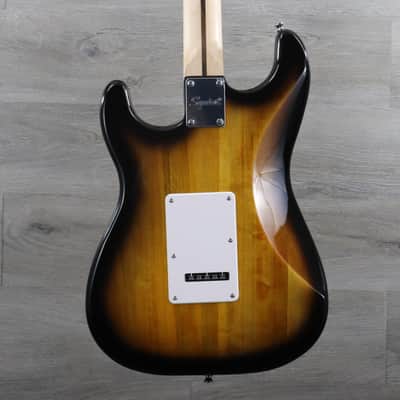 Squier Sonic Stratocaster 2 Color Sunburst image 5