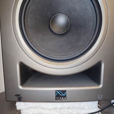 Kali Audio LP-6 V2 Active Studio Monitor 2021 - Present - Gray image 3