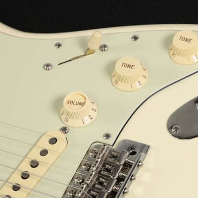 Fender USA Limited Edition American Vintage II 1973 Stratocaster MF Olympic White Fender [V16242] (06/15) image 3