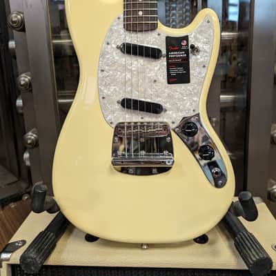 Fender American Performer Mustang, Vintage White image 2