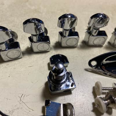 Fender Player Strat Stratocaster Hardware Bridge Tuners "F" Neck Plate Output image 3
