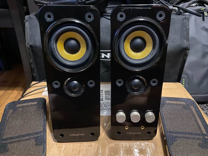 Creative Labs GigaWorks T20 Series II 2.0 Desktop Speaker System image 1
