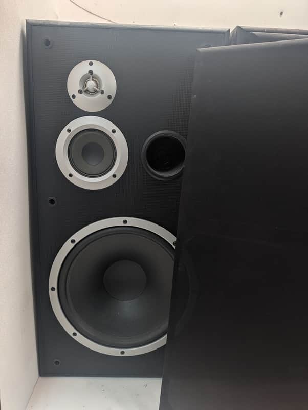 KLH 9250B Floor Standing Speakers Pair 3 Way HiFi Home Audio Stereo image 1