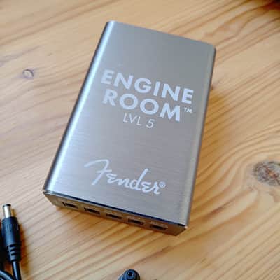 FENDER ENGINE ROOM LVL5 POWER SUPPLY PEDALS image 5