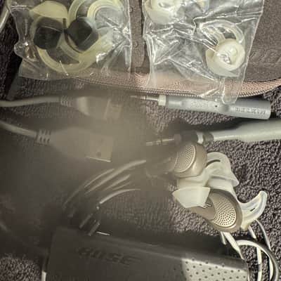Bose Quietcomfort 20 Acoustic Noise Canceling Headphones w/Adaptors & Case image 4