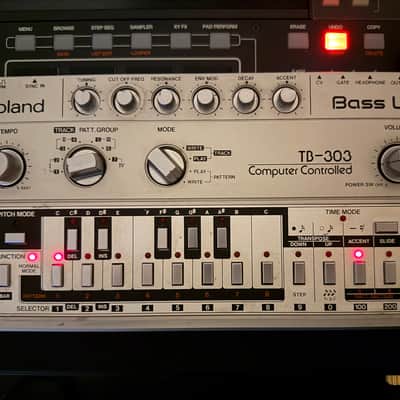 Roland TB-303 Bassline Synthesizer Module 1981 - 1984 - Silver