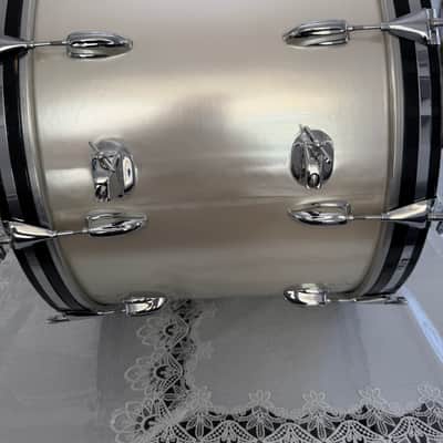 Slingerland Magnum 24x16 Bass Drum 1979 - Silver Mist Excellent condition! image 14