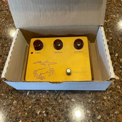 Klon Centaur Professional Overdrive Effects Pedal.  Original owner.  Purchased2022/24/4, #2433.  Rec image 4