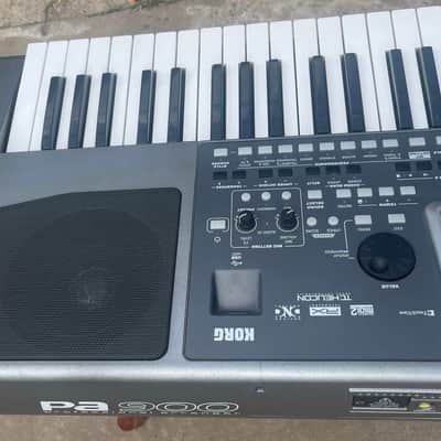Korg Pa900 61-Key Arranger Workstation 2010s - Grey Used image 4
