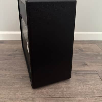 Fender Mustang I (v.2) 20W 8" Combo Guitar Amplifier With Fuse Editing Software image 7