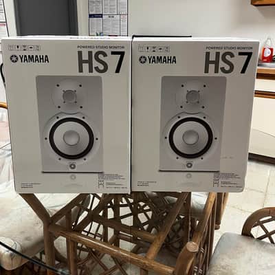 Yamaha HS7 6.5" Powered Studio Monitor (Pair) - White image 2