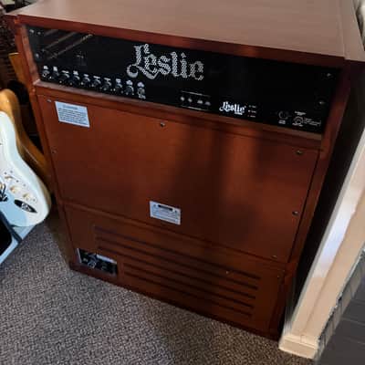 Leslie Model 3300 300-watt 15-inch Combo with 2-Speed Rotary Horn - Red Walnut 2023 - Red Walnut image 2