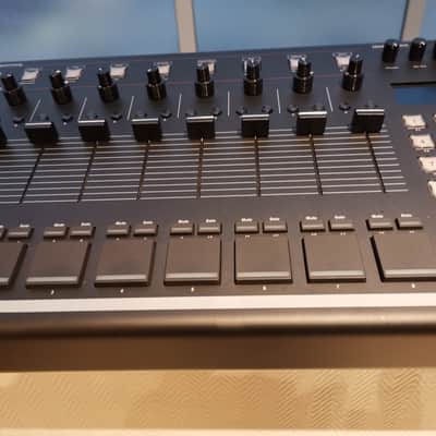 Isla Instruments S2400 like new - Mint condition image 4