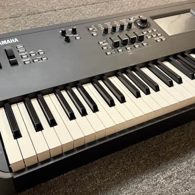 Yamaha MODX8 88-Key Synthesizer Workstation – Excellent Condition – Includes Official Wheeled Soft Case ($499 Value) image 11