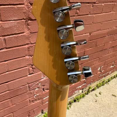 Peavey T-60 with Rosewood Fretboard 1978 - 1988 - Sunburst image 9