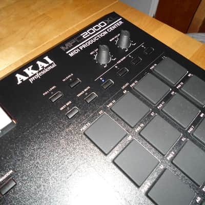 Akai MPC 2000XL Custom Black w/Blue LEDs & Black PADs 1GB CF Drive 32MB RAM imagen 8
